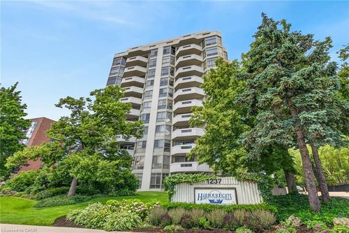 1237 N Shore Blvd E, Burlington, ON, L7S2H8 | Card Image