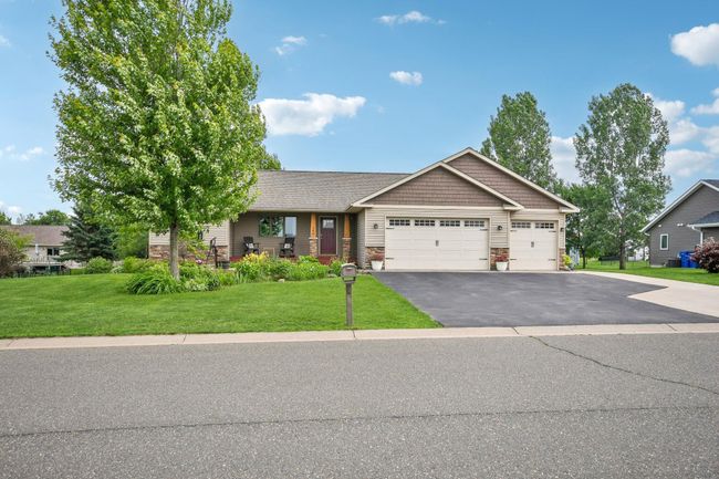 7-web-or-mls-Prairie Grass Dr-1006-005.jpg | Image 7