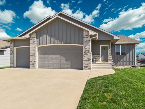 3111 E Reiss Ct, Park City, KS, 67219-4661 | Card Image