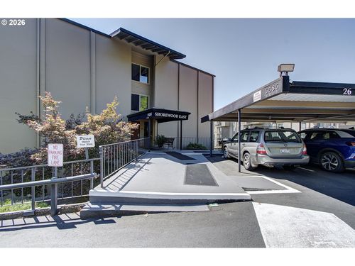 5585 E Evergreen Blvd, Vancouver, WA, 98661-6647 | Card Image