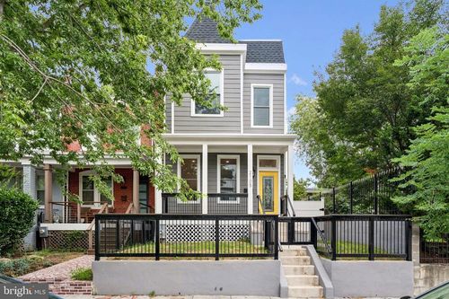 2105 4th St Ne, WASHINGTON, DC, 20002-1215 | Card Image