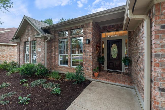 Covered porch entry | Image 5