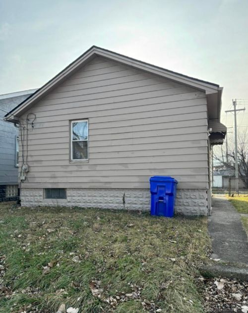 8101 Rivard Ave, Warren, MI, 48089-2976 | Card Image