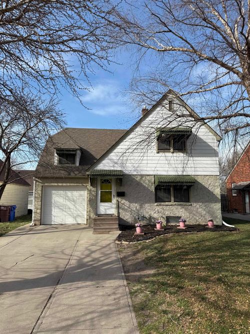 617 E Hancock St, McPherson, KS, 67460-4916 | Card Image