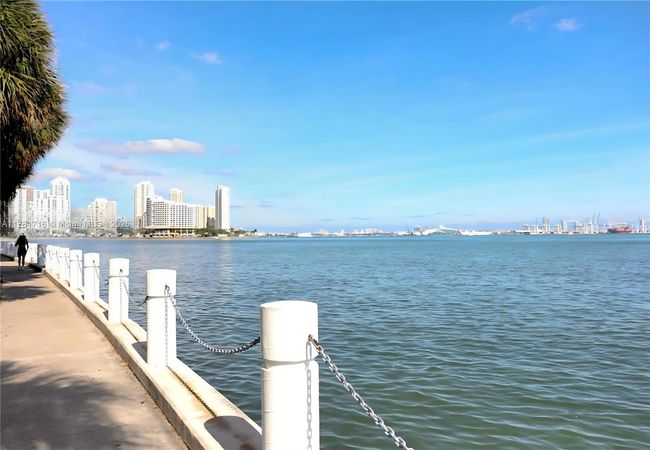 APT-1407C - 1420 Brickell Bay Dr, Condo with 2 bedrooms, 2 bathrooms and null parking in Miami FL | Image 19