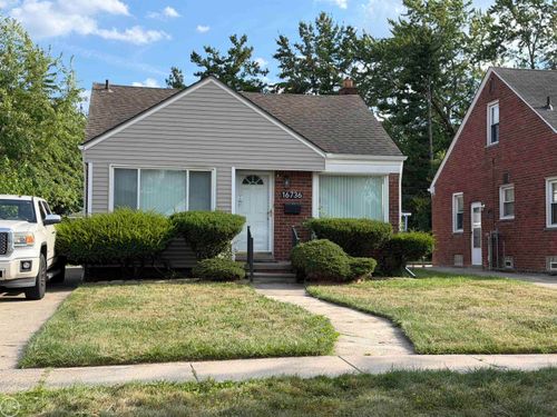 16736 Veronica Ave, Eastpointe, MI, 48021-3038 | Card Image