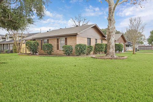 431 Hummingbird Lane, Houston, TX, 77060 | Card Image