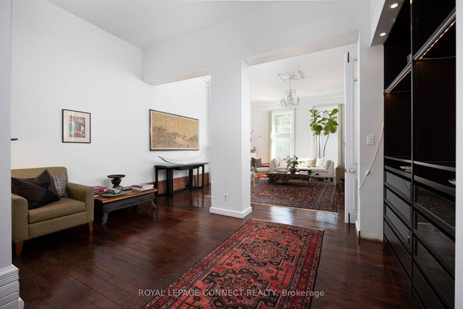 288 Sherbourne St, House attached with 9 bedrooms, 5 bathrooms and null parking in Toronto ON | Image 9