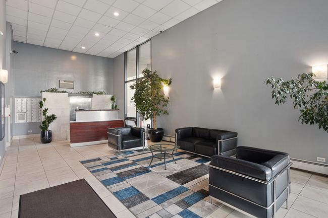 APT-28F - 6166 N Sheridan Rd, Condo with 1 bedrooms, 2 bathrooms and 4 parking in Chicago IL | Image 19