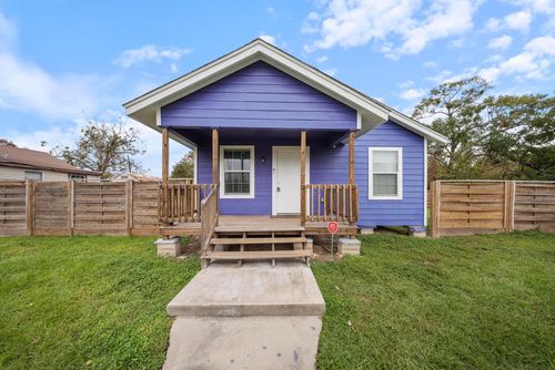 504 Stimpson St, Baytown, TX, 77520-7063 | Card Image