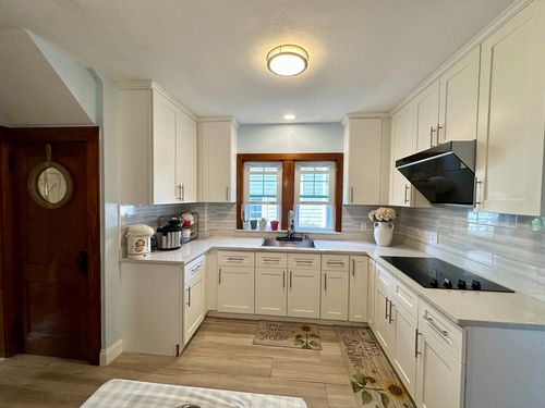 91 Davis St, Quincy, MA, 02170-2436 | Card Image