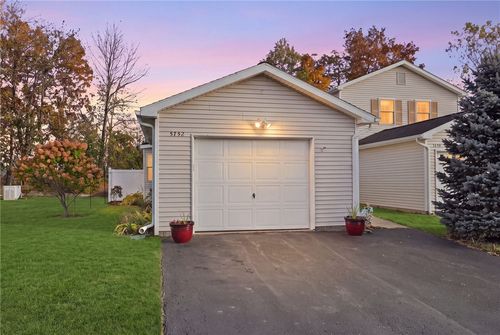 5752 Running Brook Rd, Farmington, NY, 14425-9039 | Card Image