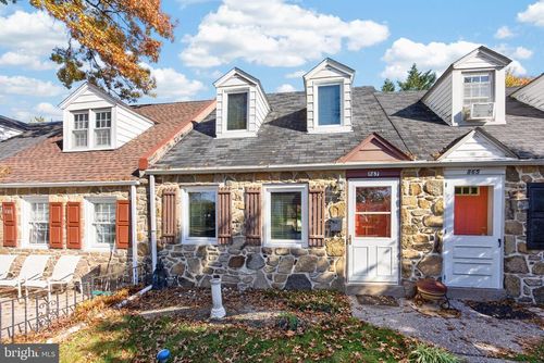 867 Woodlawn Ave, PHOENIXVILLE, PA, 19460-4031 | Card Image