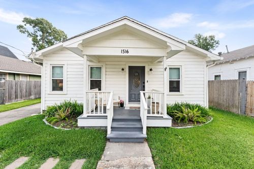 1516 Lawrence St, Houston, TX, 77008-3834 | Card Image