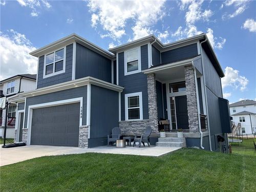 1242 Hillmann Ln, Warrensburg, MO, 64093-7895 | Card Image