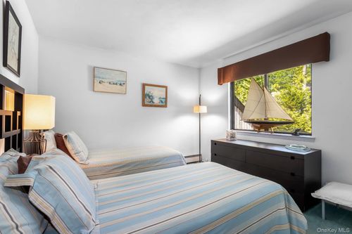 6 Strathmore Ct, Remsenburg, NY, 11960-2061 | Card Image