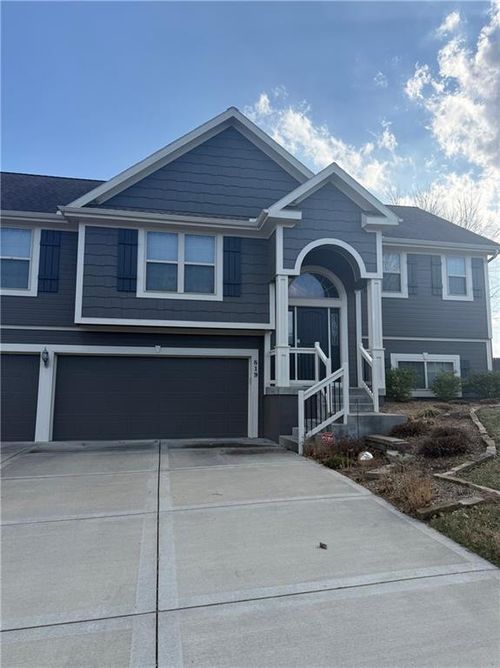 819 Susan St, Kearney, MO, 64060-7965 | Card Image