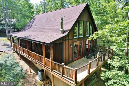 381 Basswood Ln, MOUNT JACKSON, VA, 22842-8427 | Card Image