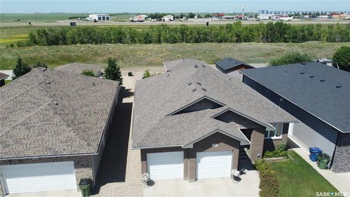 289 Wood Lily Dr, Moose Jaw, SK, S6J1N9 | Card Image