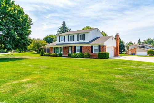 8506 Orchardview Dr, Washington Township, MI, 48095-1350 | Card Image