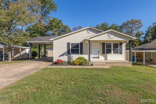 2322 Perkins Dr, Poplar Bluff, MO, 63901-2546 | Card Image