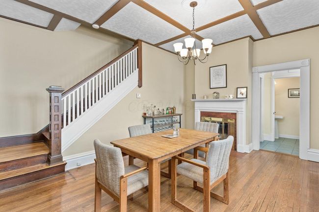 Dining Room - unit 829 | Image 38