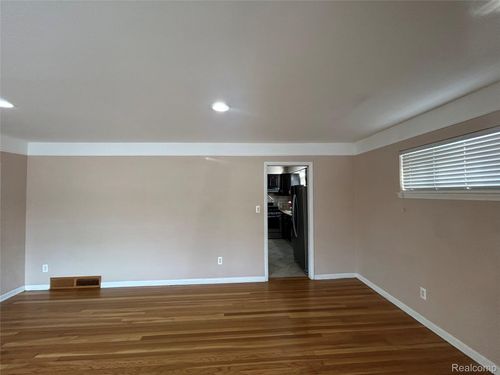 1603 Beaupre Ave, Madison Heights, MI, 48071-2686 | Card Image