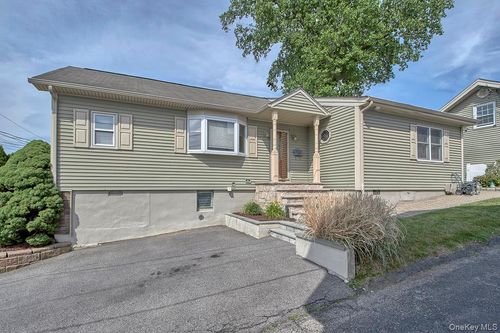 108 Lincoln Ave E, West Harrison, NY, 10604-2135 | Card Image