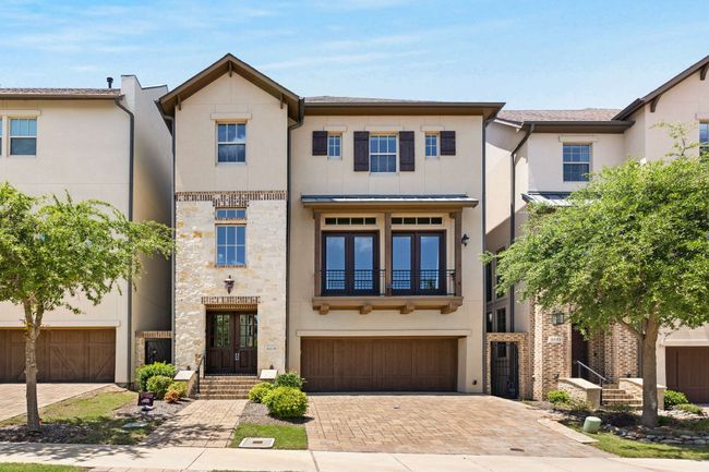 Gorgeous exterior, Front view of the home. | Image 39