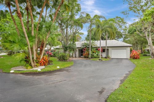 v-15-1128 W Cypress Dr, Pompano Beach, FL, 33069-4107 | Card Image