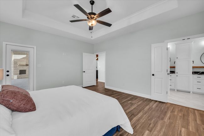 Primary Bedroom | Image 15