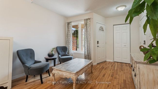 7 Fletcher Crt, House other with 5 bedrooms, 3 bathrooms and 3 parking in Guelph ON | Image 6
