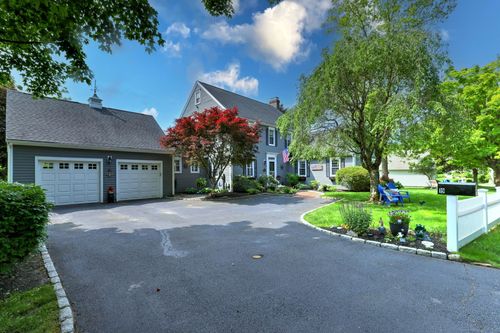 19-19 Old Colony Rd, Monroe, CT, 06468-1279 | Card Image