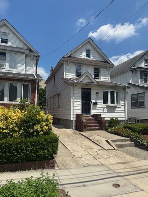 6915 Loubet St, Forest Hills, NY, 11375-5845 | Card Image