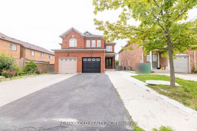 19 Thunderbird Trail, Home with 3 bedrooms, 3 bathrooms and 3 parking in Brampton ON | Image 1