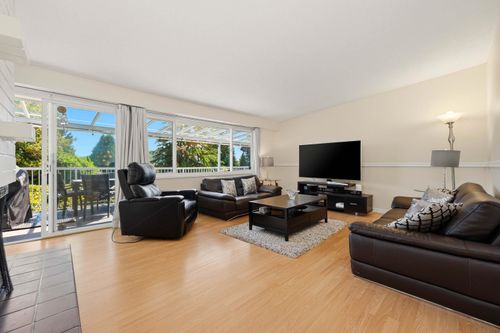 693 Plymouth Dr, North Vancouver, BC, V7H2H5 | Card Image