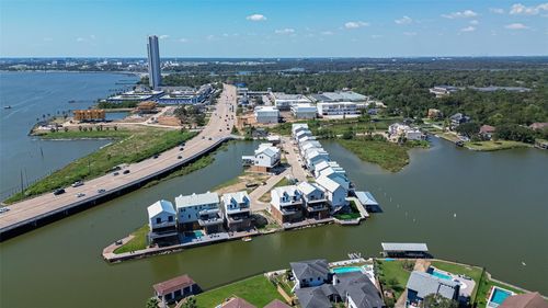 43 Commander Runco Lane, Taylor Lake Village, TX, 77586 | Card Image
