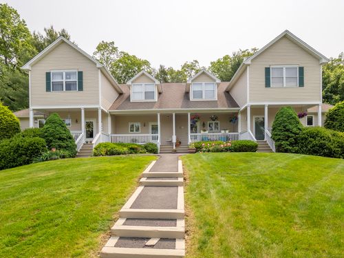 11-11 Copper Creek Cir, Newtown, CT, 06470-2641 | Card Image