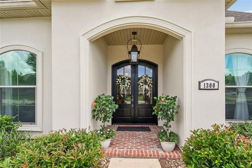 1300 Avenue Lacroix, Covington, LA, 70433-6437 | Card Image