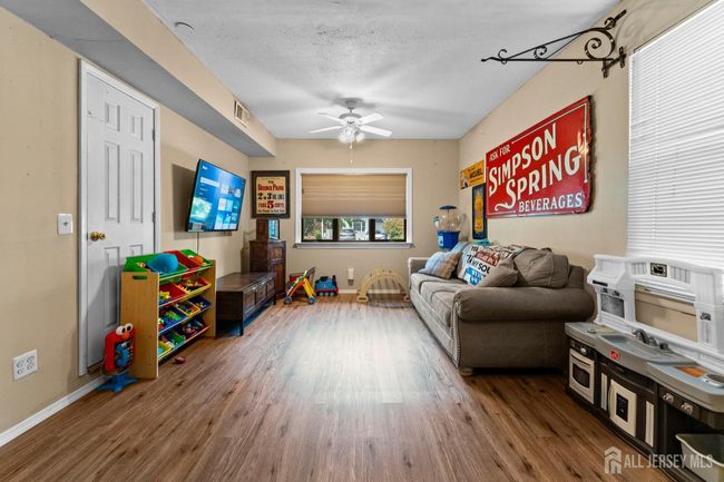 9 Amara Ct, House other with 3 bedrooms, 3 bathrooms and null parking in Old Bridge NJ | Image 8