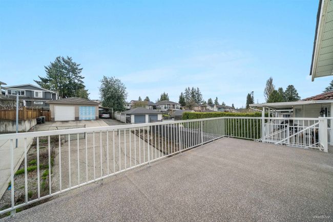 8384 16 Th Avenue, House other with 5 bedrooms, 3 bathrooms and 4 parking in Burnaby BC | Image 32