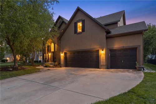 9233 143rd Ter, Overland Park, KS, 66221-2290 | Card Image