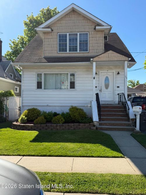 130 Driggs St, Staten Island, NY, 10308-3125 | Card Image
