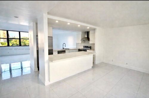 9-20441 Ne 30th Ave, Aventura, FL, 33180-1548 | Card Image