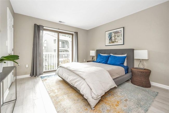 Guest bedroom. | Image 22