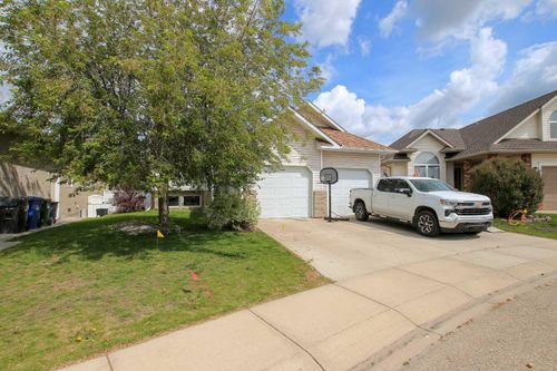 136 Ahlstrom Close, Red Deer, AB, T4R2T6 | Card Image