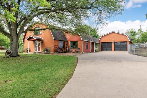 626 Friendly Oaks Dr, Bruceville, TX, 76630-3270 | Card Image