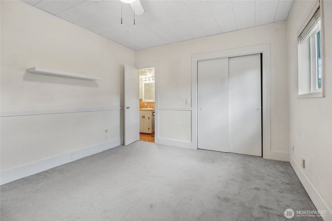 Looking toward the first en-suite bath. | Image 13