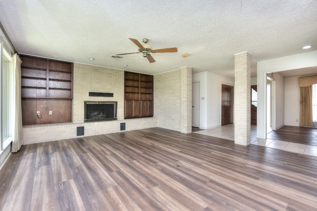 Family Room | Image 11