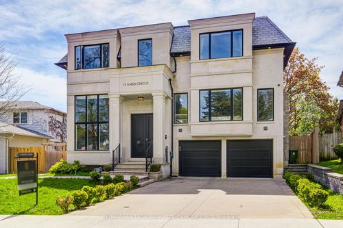 15 Ames Cir, North York, ON, M3B3B9 | Card Image